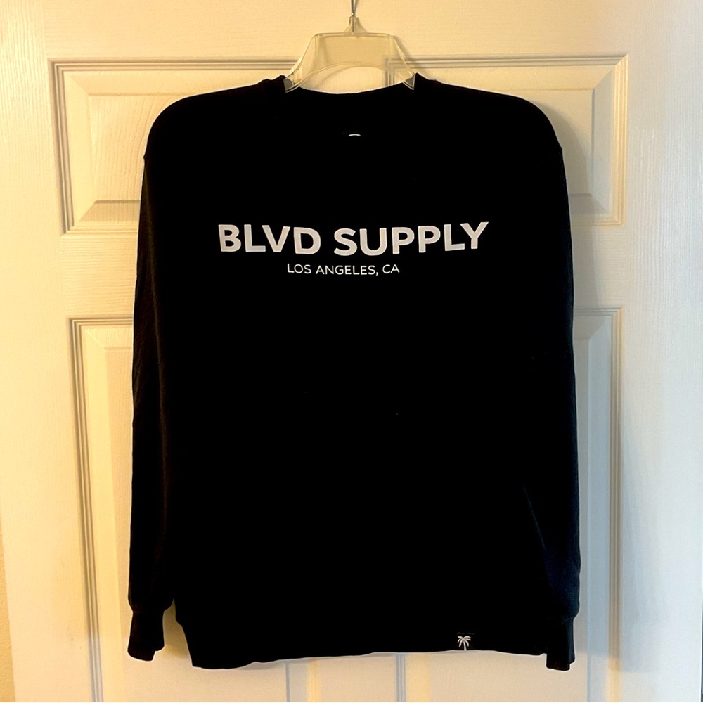 LARGE-Men’s-crew neck sweater!